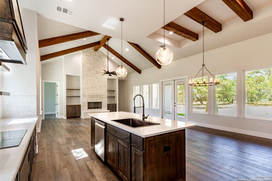 Furnished interior view inside a new home in , La Vernia (Image 10).