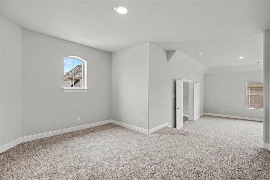 Spacious, unfurnished interior of a new home in , Mansfield (Image 22).