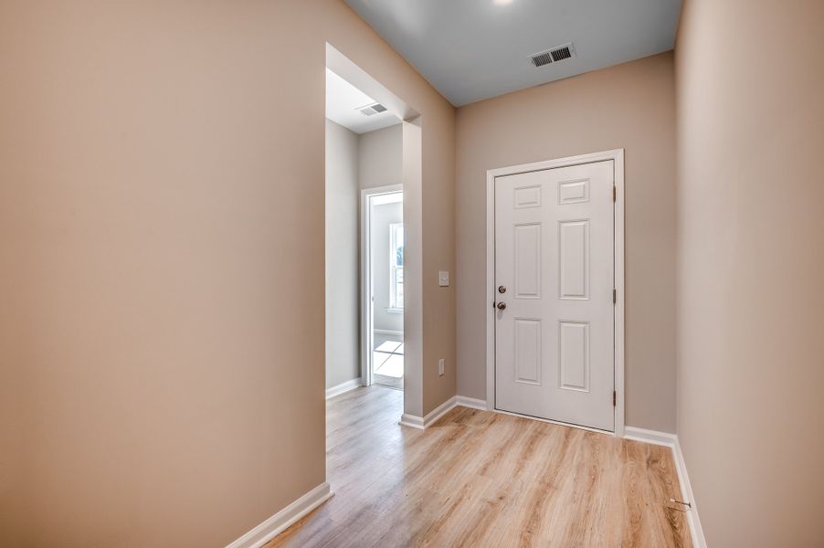 Spacious, unfurnished interior of a new home in Ambridge, Conway (Image 17).