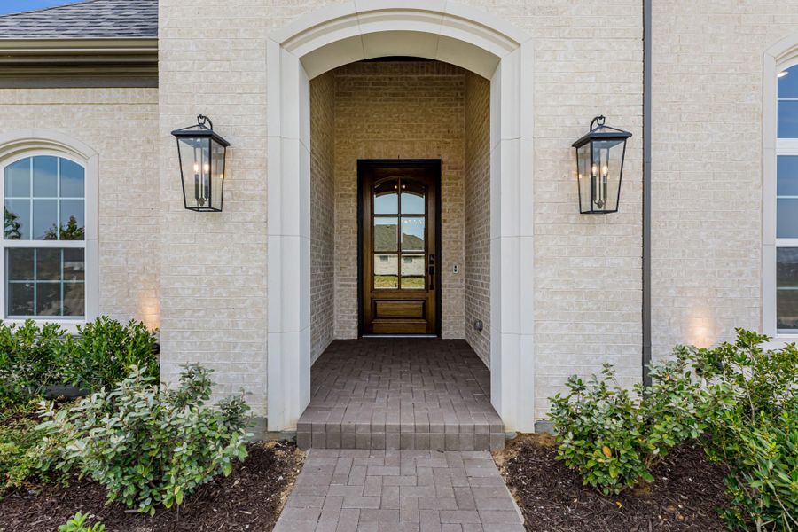 Representative exterior details of a home built from the 5511 by Tradition Homes in Mustang Lakes, McKinney (Image 3).