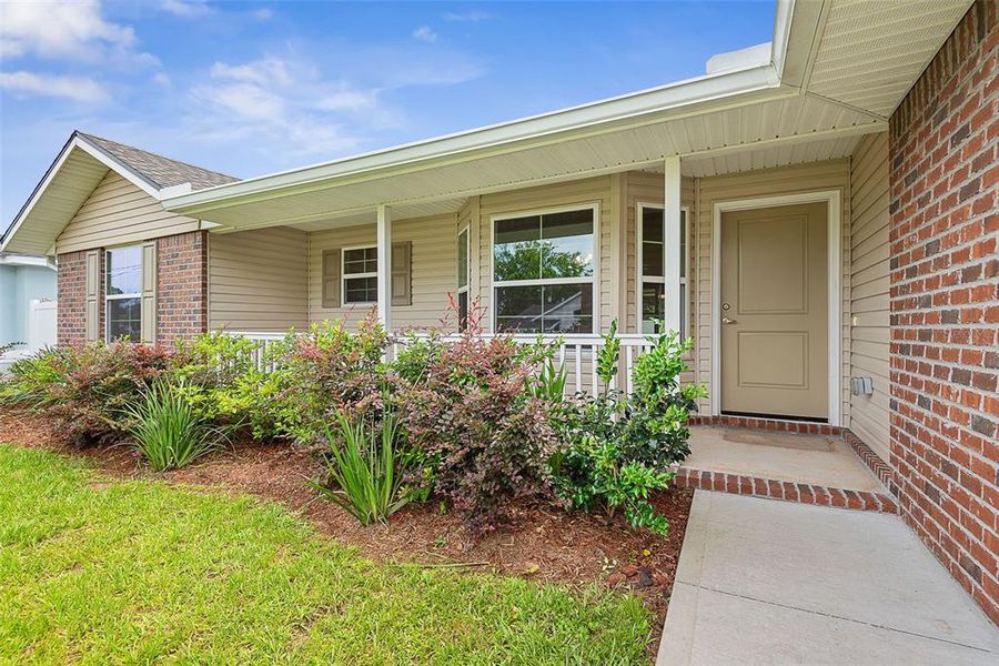 Exterior details and patio area of a home in Palm Coast, Palm Coast (Image 30).