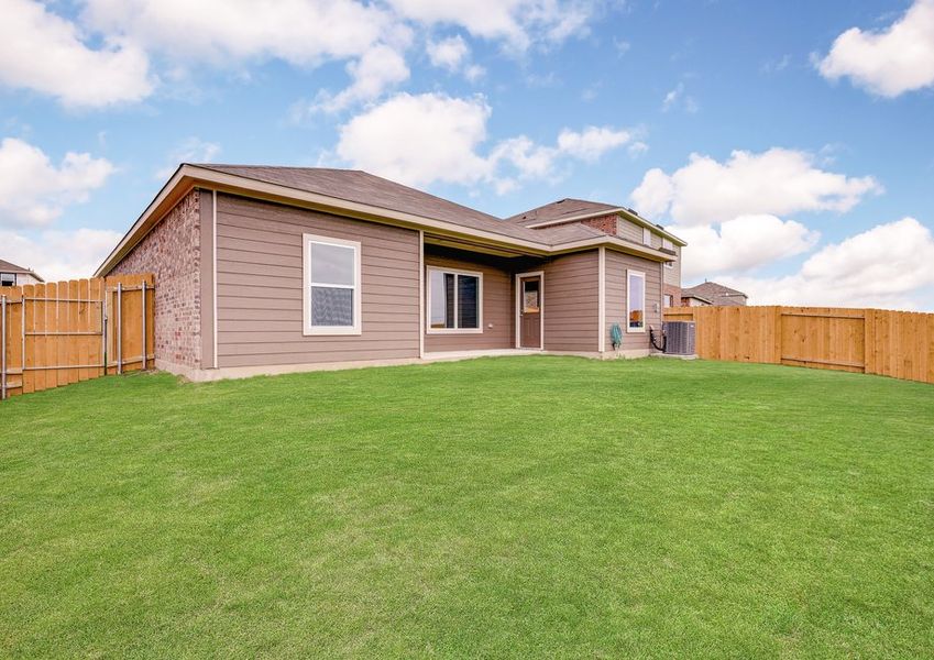 The back yard of the Sabine is fully fenced. The back yard of the Sabine is fully fenced.