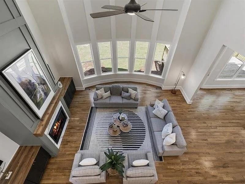 Image 60 of a home in .