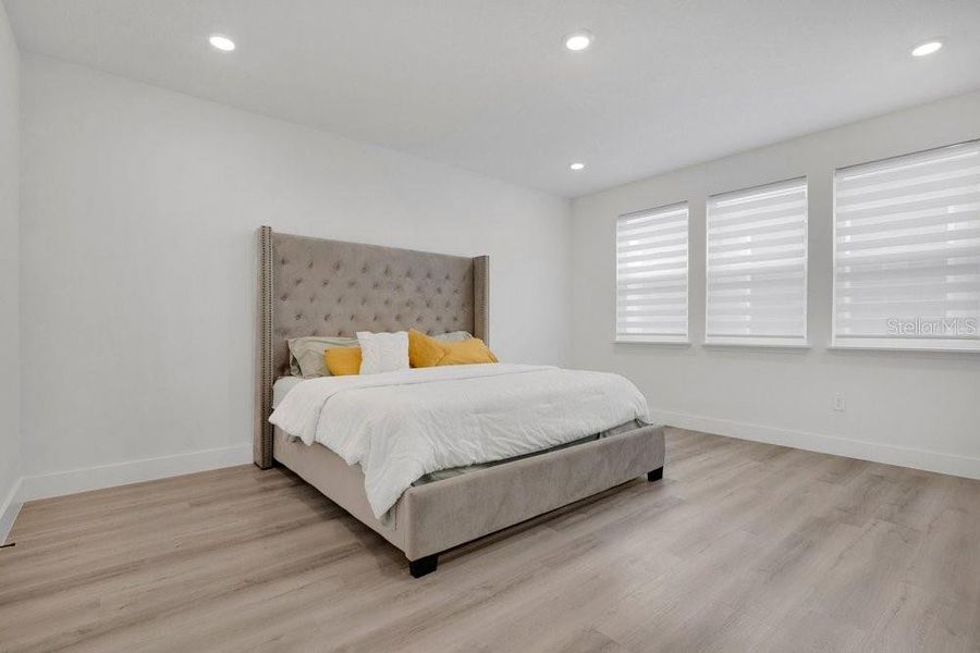 Furnished interior view inside a new home in , Winter Garden (Image 12).