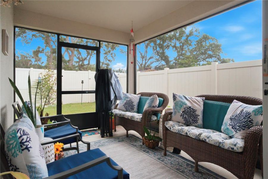 Exterior details and patio area of a home in , Auburndale (Image 3).