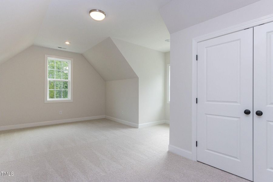 033-1920x1080-bedroom