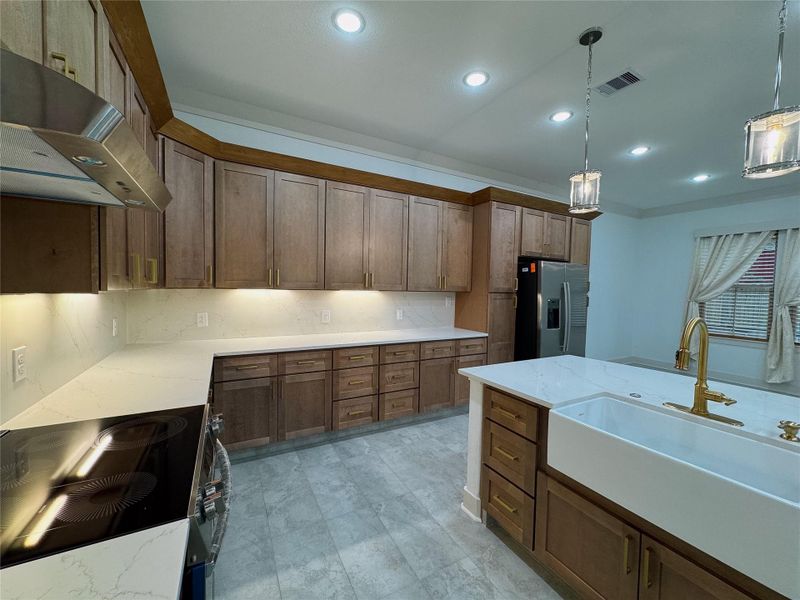 Spacious passage and plenty storage options