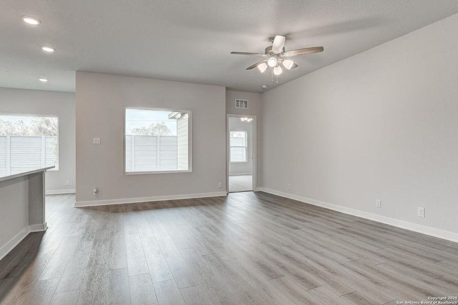 Spacious, unfurnished interior of a new home in Saddlebrook Ranch, Schertz (Image 24).