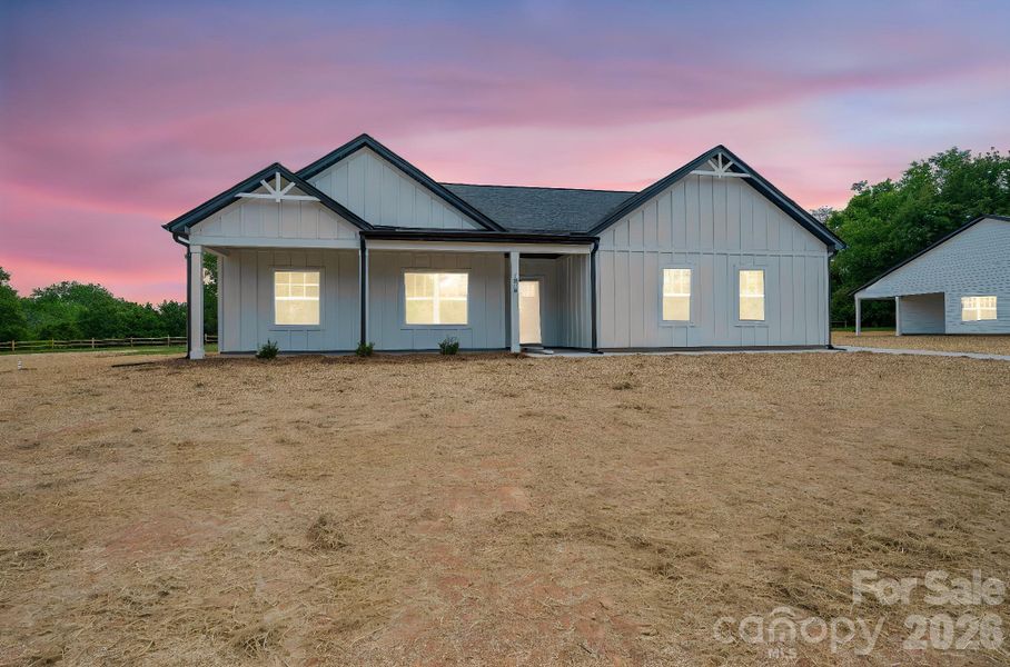 Exterior details and patio area of a home in , Maiden (Image 22).