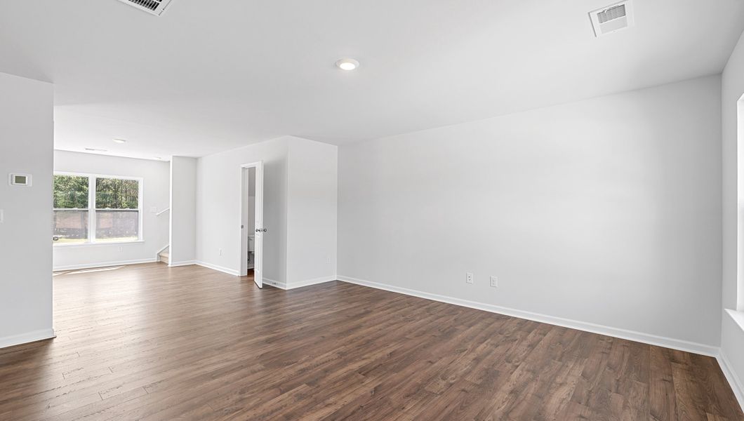 Spacious, unfurnished interior of a new home in Harper Ridge, Roebuck (Image 20).