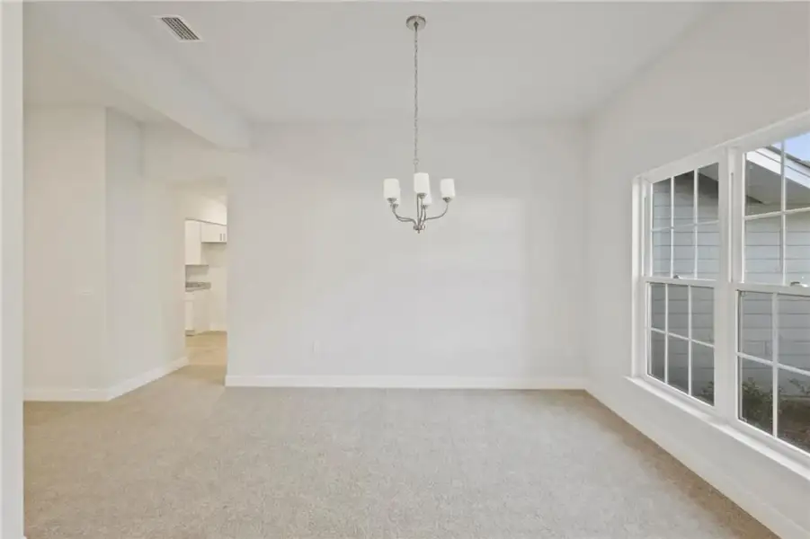 Spacious, unfurnished interior of a new home in Royal Highlands, Weeki Wachee (Image 13).