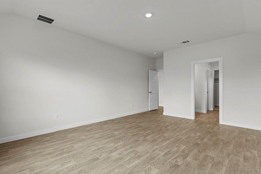 Spacious, unfurnished interior of a new home in Hartland Ranch, Lockhart (Image 14).
