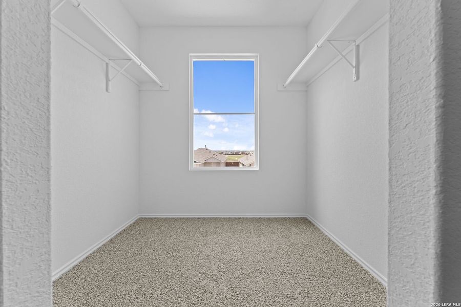 Spacious, unfurnished interior of a new home in Avenida, Converse (Image 22).