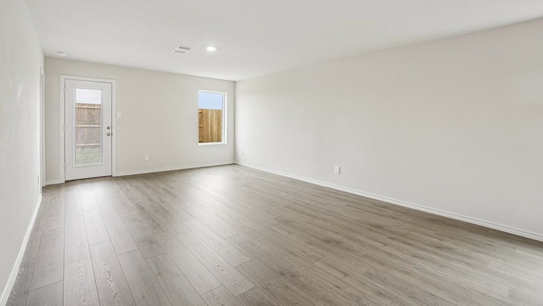 Representative unfurnished interior of a home built from the Estero by D.R. Horton in Asher Oaks, Bonham (Image 8).