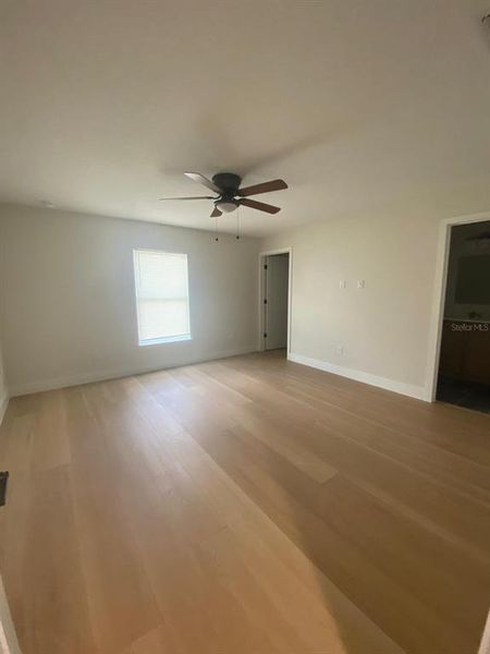 Spacious, unfurnished interior of a new home in , Orange City (Image 15).