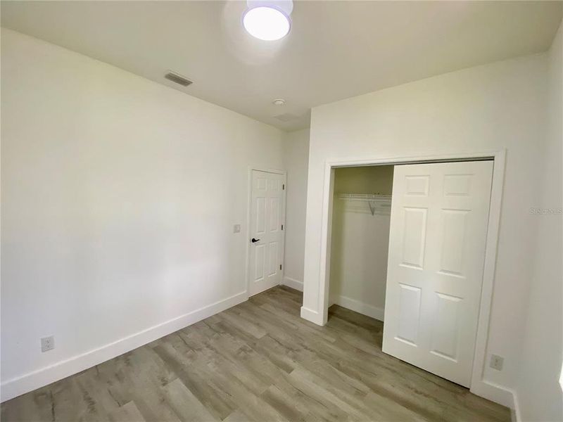 Spacious, unfurnished interior of a new home in , Sebring (Image 18).