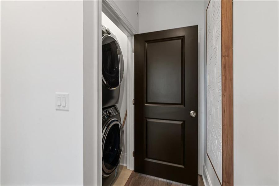 Furnished interior view inside a new home in IveyBrooke, Alpharetta (Image 19).
