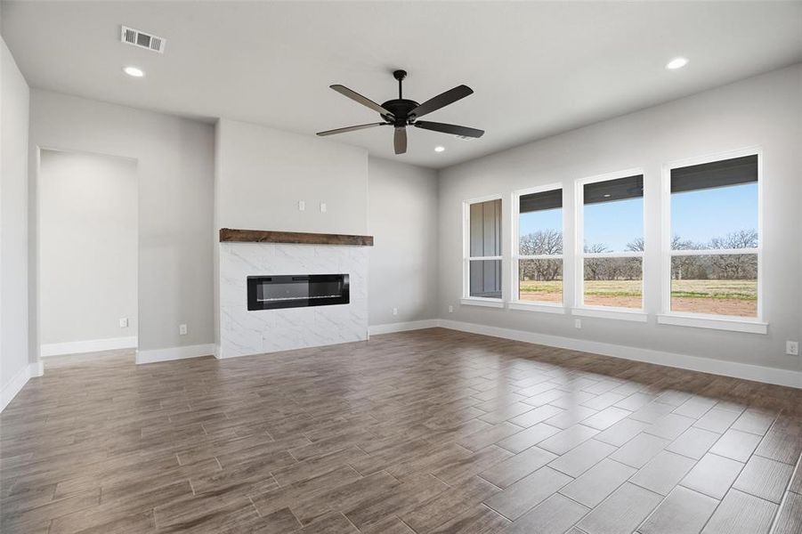 Spacious, unfurnished interior of a new home in Taylor Ranch, Springtown (Image 15).