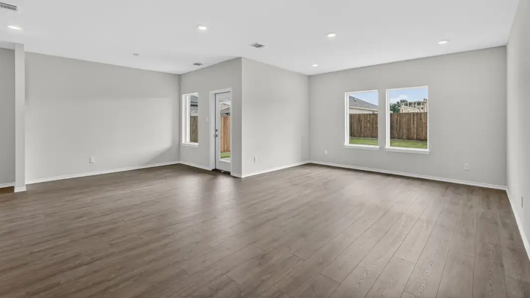 Representative unfurnished interior of a home built from the Midland by D.R. Horton in Asher Oaks, Bonham (Image 6).
