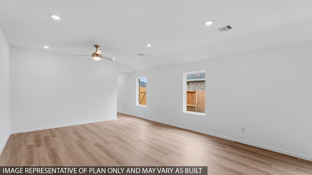 Spacious, unfurnished interior of a new home in Sunterra Lakes, Katy (Image 14).