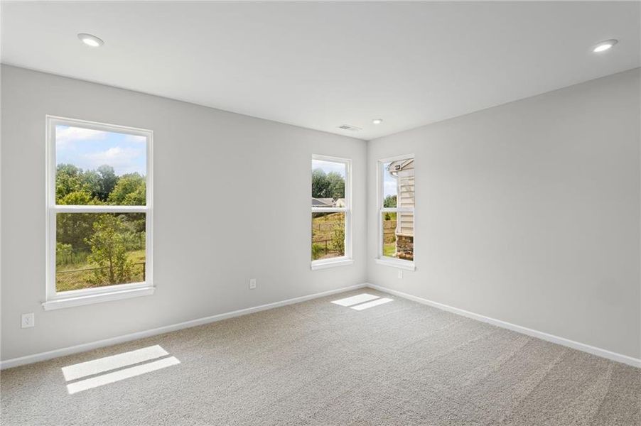 Spacious, unfurnished interior of a new home in Laurel Farms, Dallas (Image 26). Spacious, unfurnished interior of a new home in Laurel Farms, Dallas (Image 26).