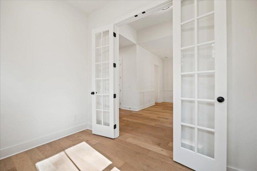 Spacious, unfurnished interior of a new home in , Gainesville (Image 20).