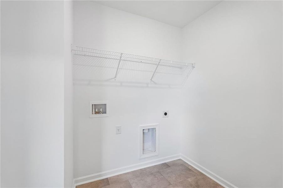 Spacious, unfurnished interior of a new home in Heritage River, Euharlee (Image 26).