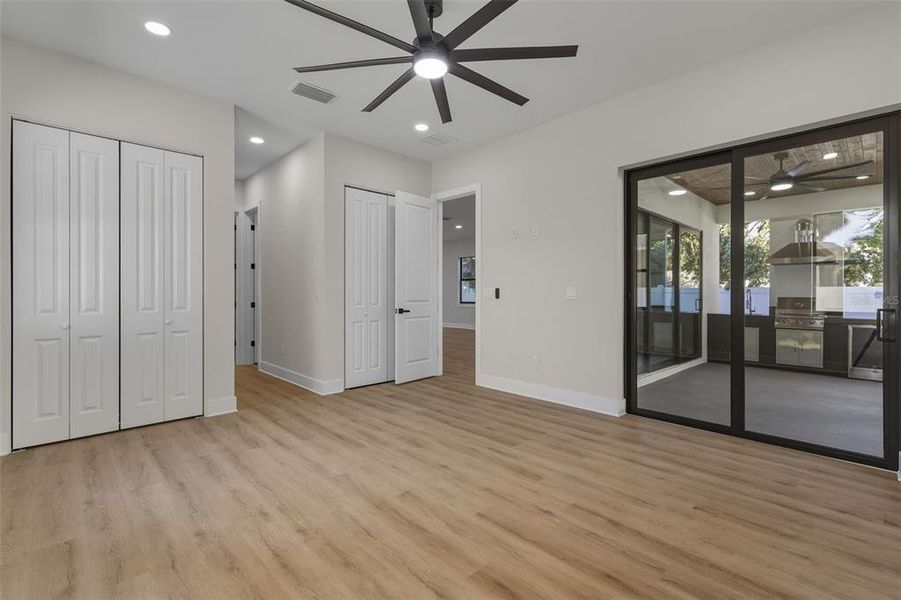 Spacious, unfurnished interior of a new home in , Tampa (Image 36).