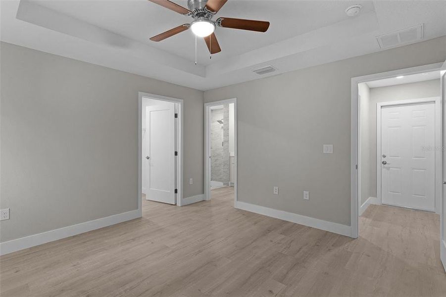 Spacious, unfurnished interior of a new home in , Ocklawaha (Image 26).