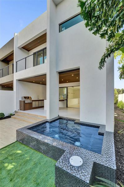 Exterior details and patio area of a home in , Fort Lauderdale (Image 34). Exterior details and patio area of a home in , Fort Lauderdale (Image 34).