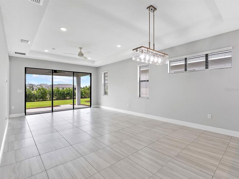 Spacious, unfurnished interior of a new home in , Bradenton (Image 14).