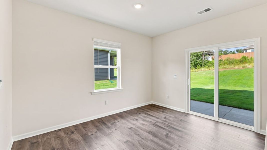 Spacious, unfurnished interior of a new home in Chestnut Ridge, Greenville (Image 27).