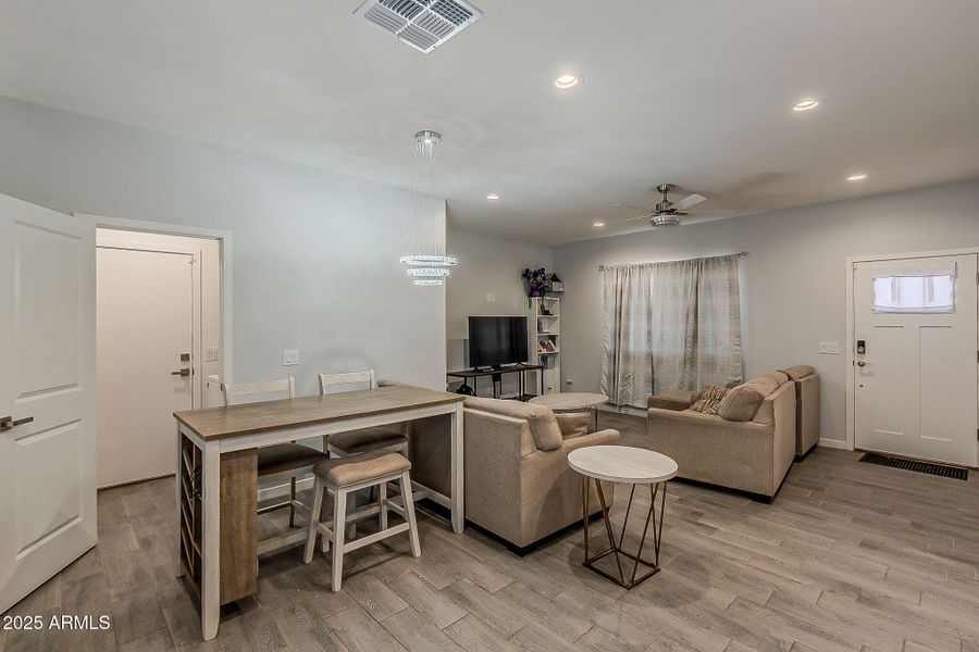 Dining Area Dining Area