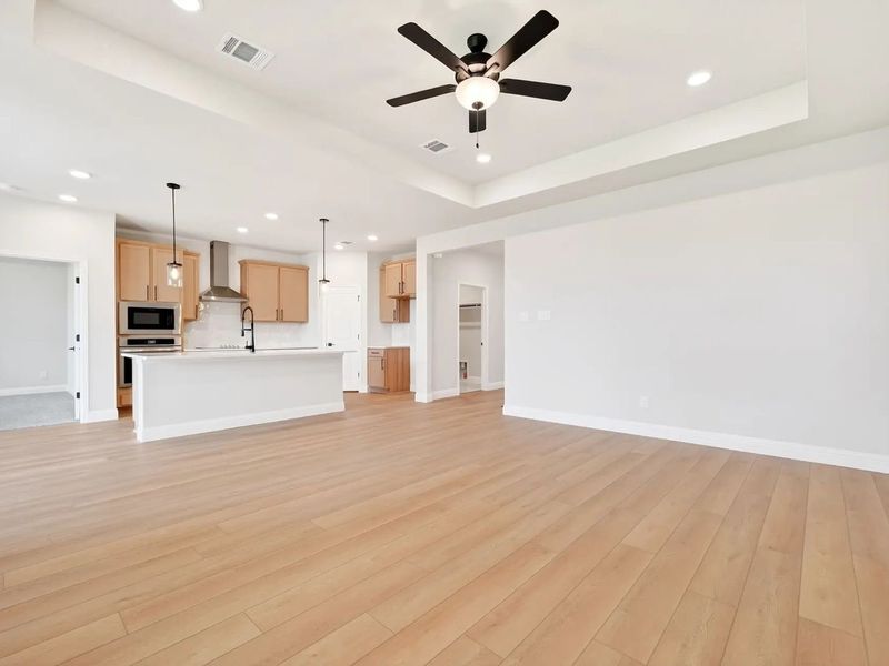 Spacious, unfurnished interior of a new home in Heartland, Heartland (Image 19).