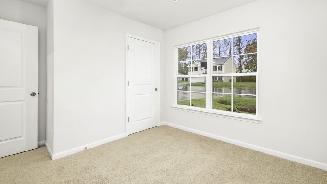 Spacious, unfurnished interior of a new home in Quail Haven, Winston-Salem (Image 9).