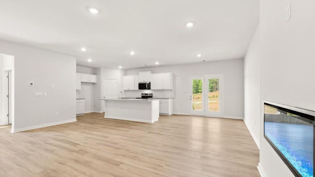 Spacious, unfurnished interior of a new home in Village at Pine Valley, Gainesville (Image 29).