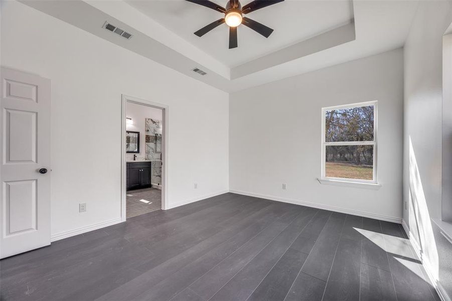 Spacious, unfurnished interior of a new home in , Greenville (Image 20).