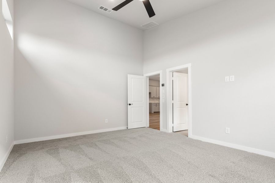 Spacious, unfurnished interior of a new home in Willow Grove, Melissa (Image 37).