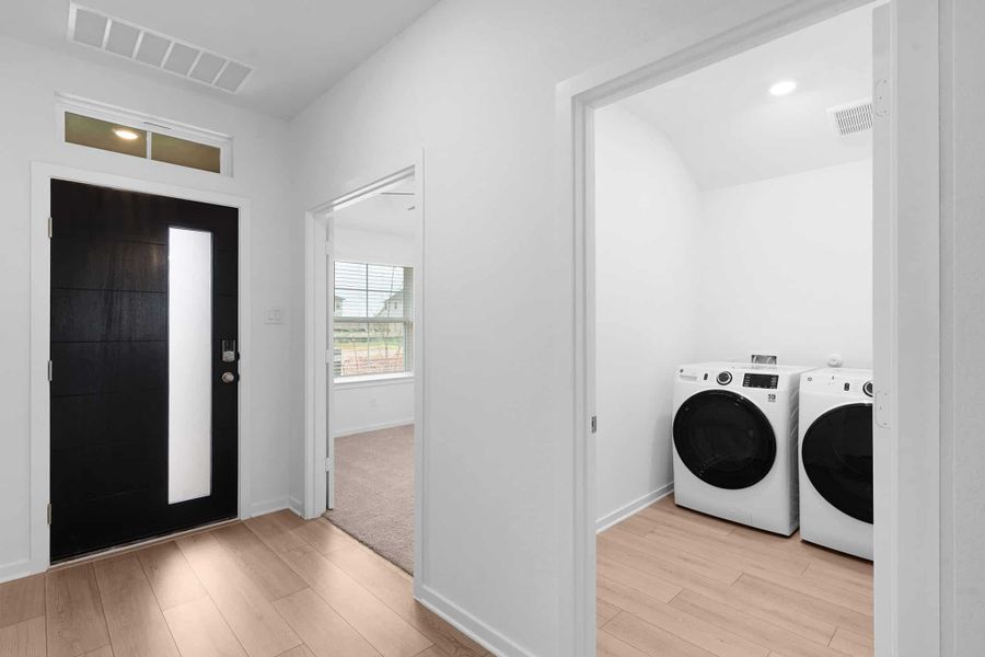 Spacious, unfurnished interior of a new home in Briarwood, Elgin (Image 11).