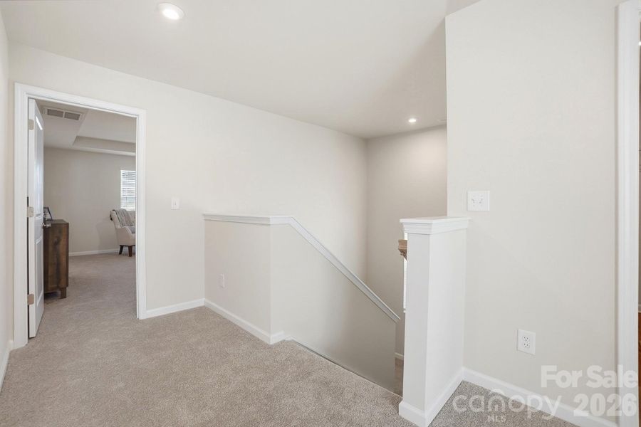 Spacious, unfurnished interior of a new home in Waxhaw Landing, Monroe (Image 20).