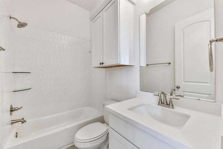 Furnished interior view inside a new home in Pearland Old Townsite, Pearland (Image 10). Furnished interior view inside a new home in Pearland Old Townsite, Pearland (Image 10).