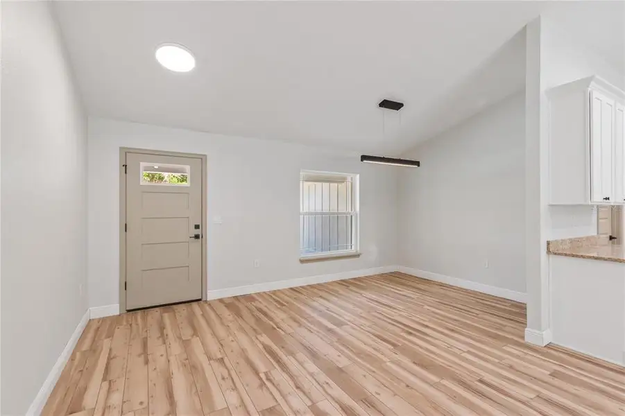 Spacious, unfurnished interior of a new home in , Ocala (Image 22).