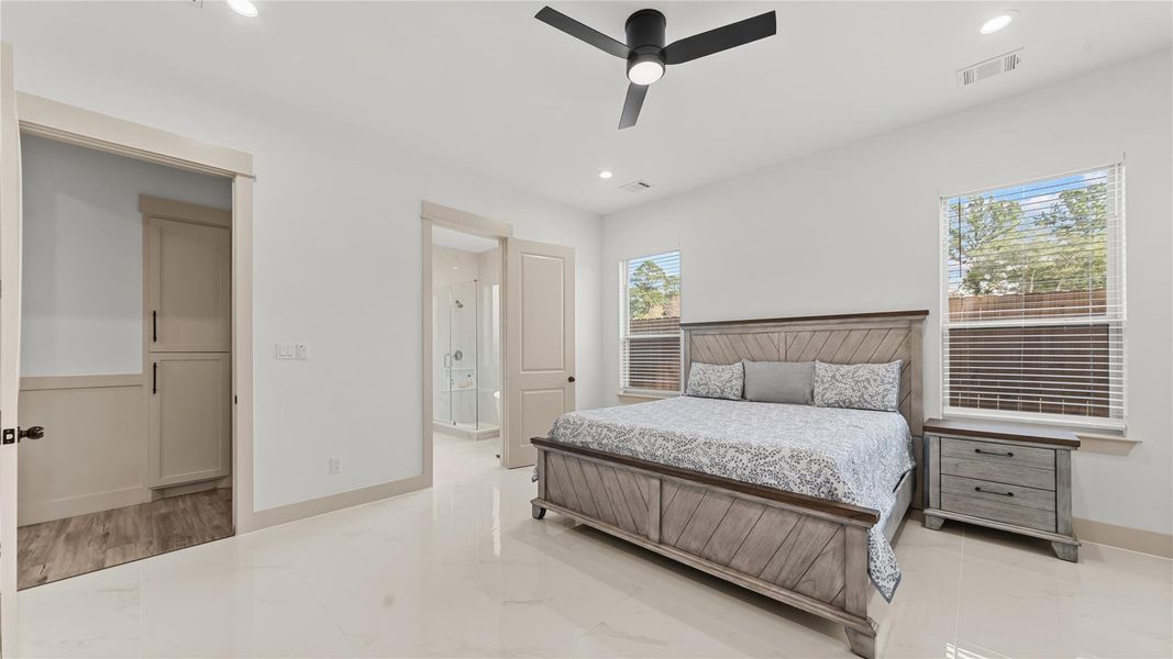 Furnished interior view inside a new home in , Tomball (Image 5).