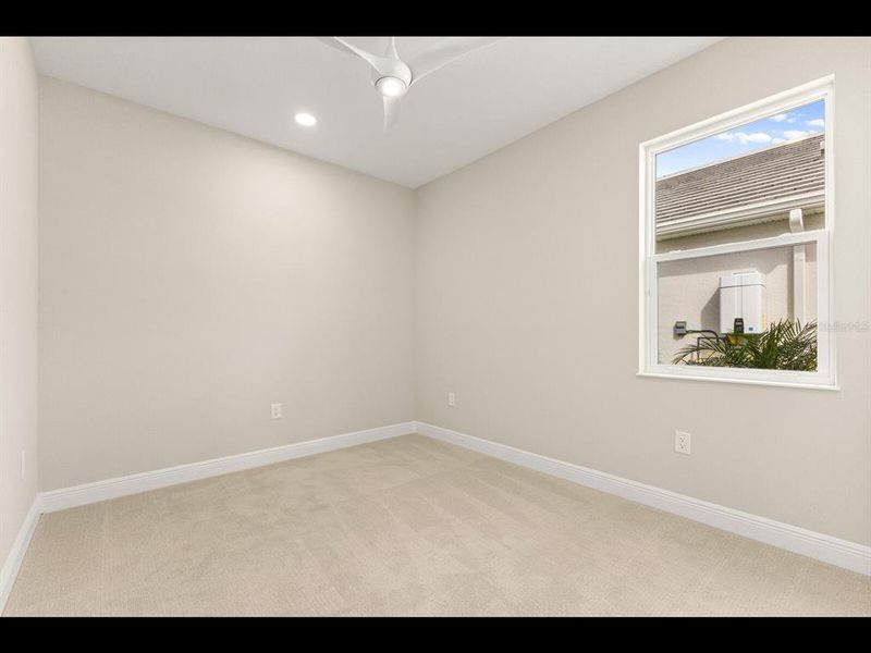Spacious, unfurnished interior of a new home in , Sarasota (Image 28).