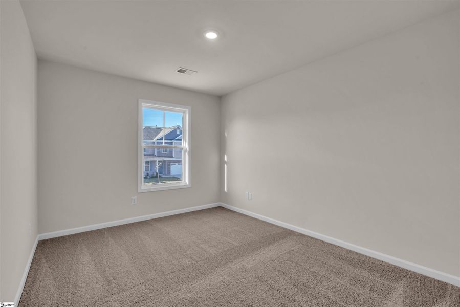 Spacious, unfurnished interior of a new home in Halton Oaks, Spartanburg (Image 27).