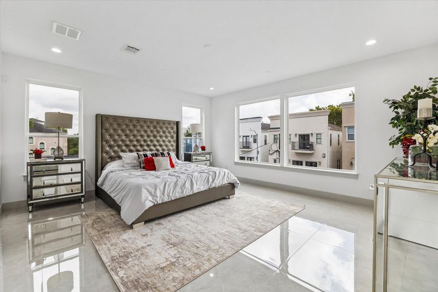 Furnished interior view inside a new home in , Houston (Image 16).