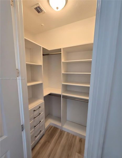 3rd bedroom closet