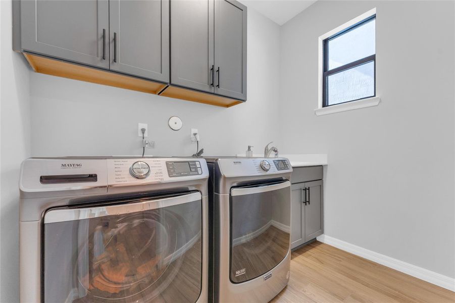 Close-up of interior finishes inside a home in Oak Tree, Oakland Park (Image 20).