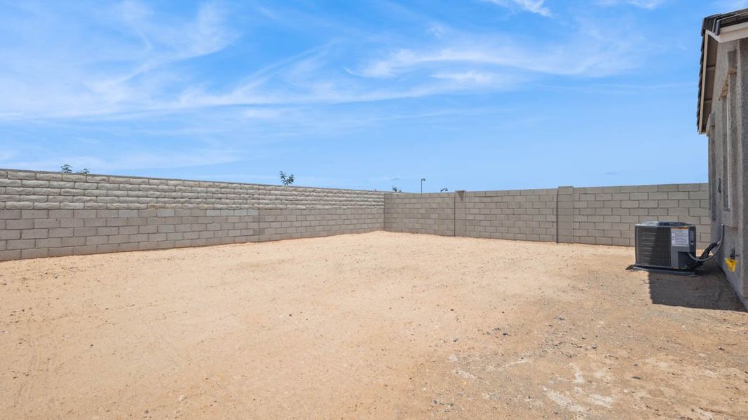 Representative exterior details of a home built from the Puffin by D.R. Horton in Moonlight, Maricopa (Image 4).