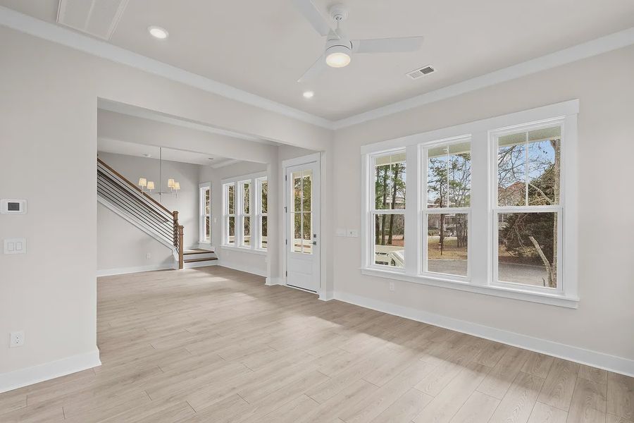 Spacious, unfurnished interior of a new home in Harbor Oaks Marina, Myrtle Beach (Image 15).